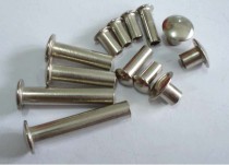 Gia công đinh tán theo yêu cầu